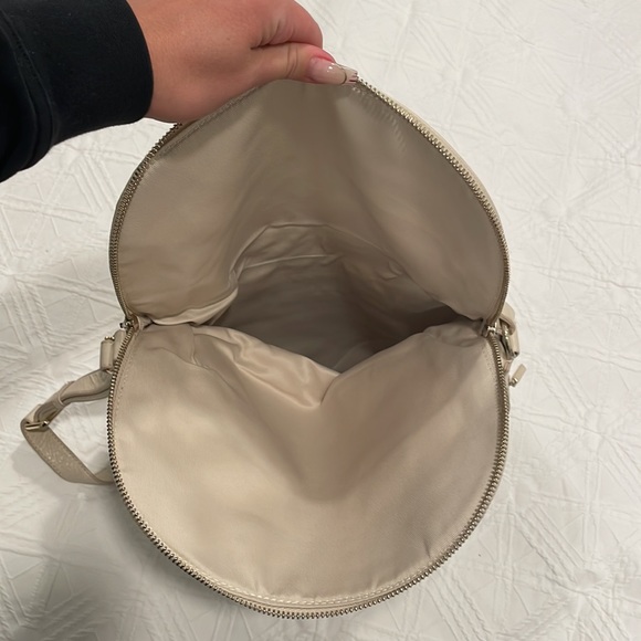 Danier Leather Purse - Picture 4 of 4